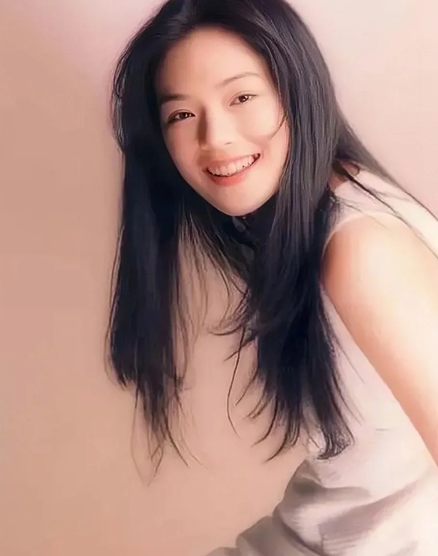 她是如何战胜逆境，成为影坛之光的？