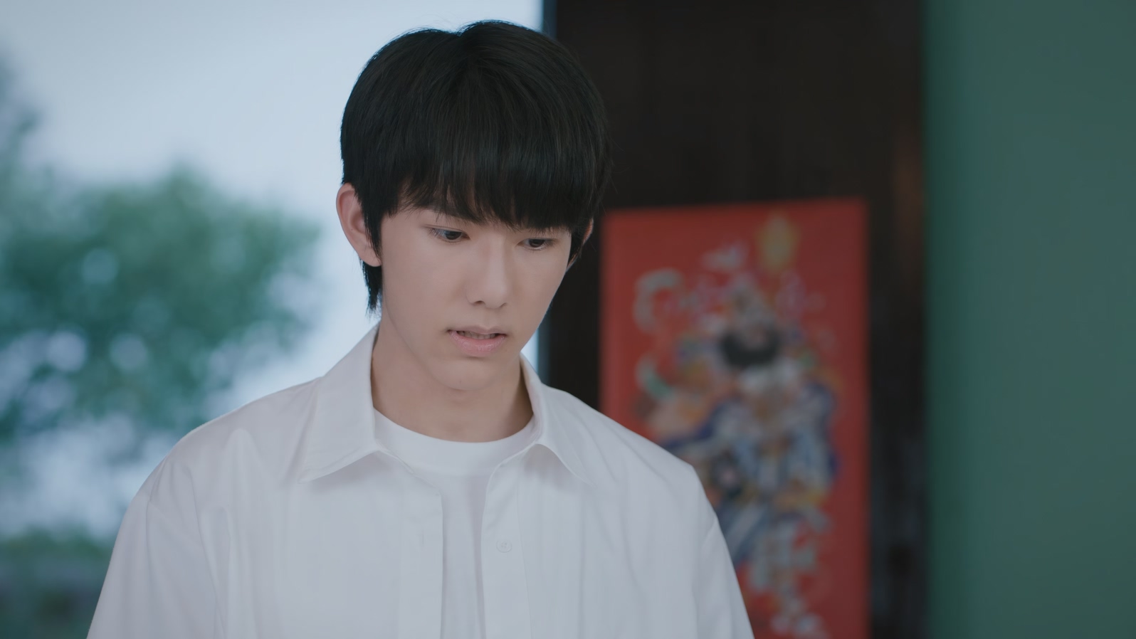 新剧归棹的男主竟然是春色寄情人里面的饰演李现小时候的少年陈麦冬