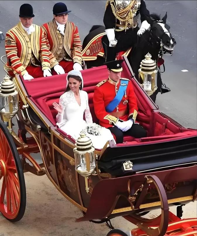唱衰英国这么久，为何英国还是如此发达？内行人的一席话道出其中真相：

怎么定义发