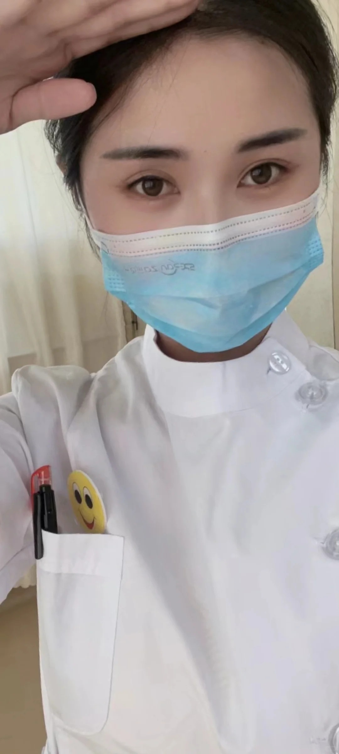 趁没课过来的男大，还别说挺帅的嘞，嘿嘿
