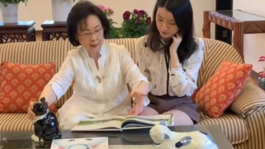 琼瑶宜人性强，离婚带娃仍照顾妹妹，接纳弟妹投奔，还给父母养老