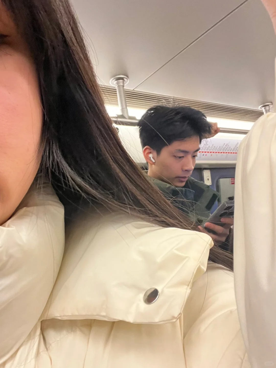 地铁上遇帅哥成为crush（一）
众所周知四川男人平均身高168，但是2.29日