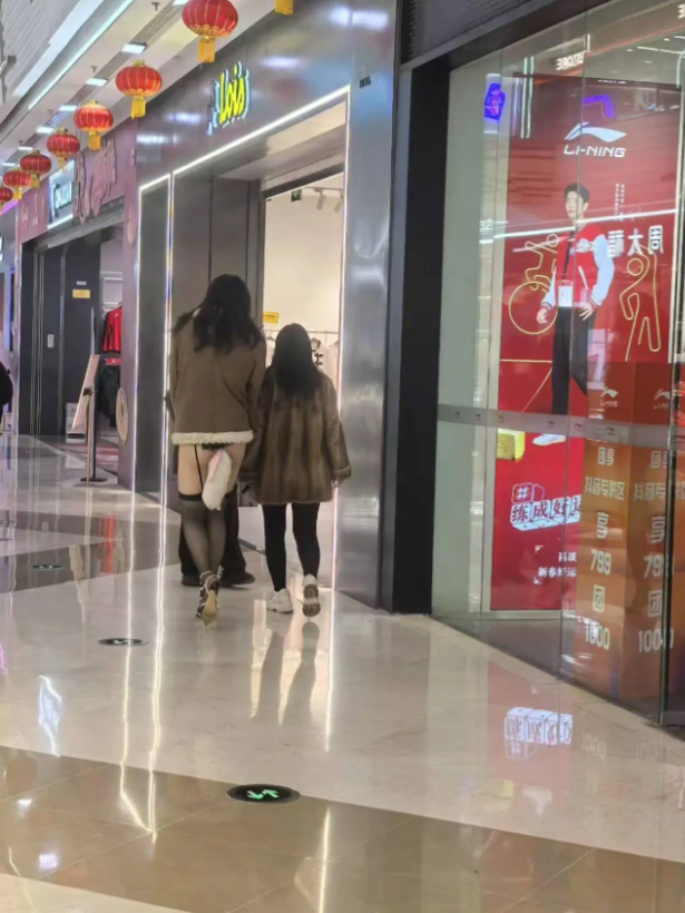 城里人就是会穿，花里胡哨的