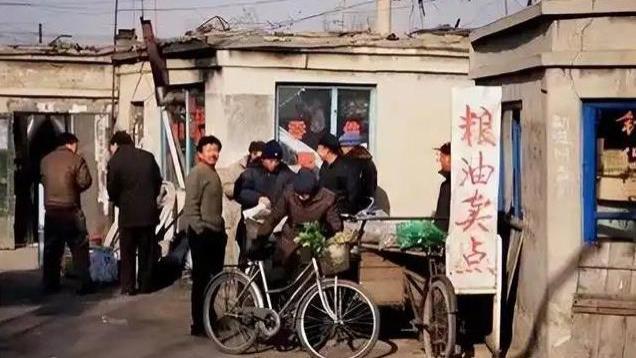 33岁雌雄同体的女性，具备男女两性器官，她该如何生存下去？