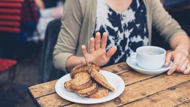 长期带着饥饿感入睡，到底对“减肥”有没有好处？看看科学解释