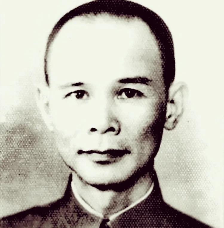 1944年8月8日，衡阳沦陷。蒋介石怒火攻心，要杀人泄愤，他想起了丢失长沙的第四