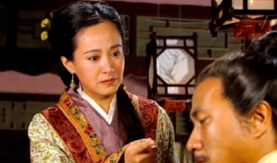朱元璋对马皇后说：“后宫不得干政！”没想到，马皇后却“嗖”地站了起来，大声说了一