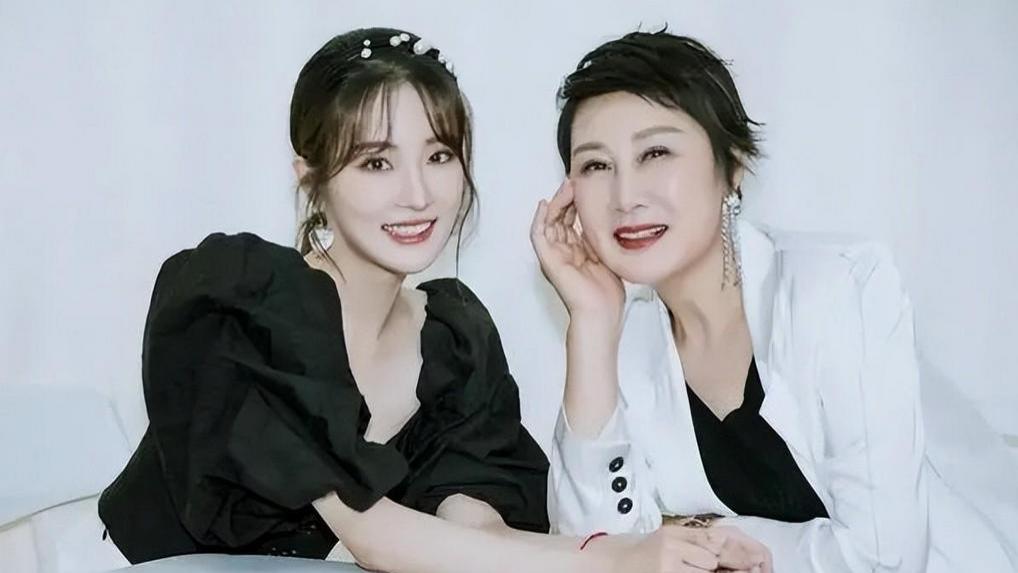 原来她是张凯丽女儿！怪不得能频繁上央视，是妈妈的骄傲更是心病