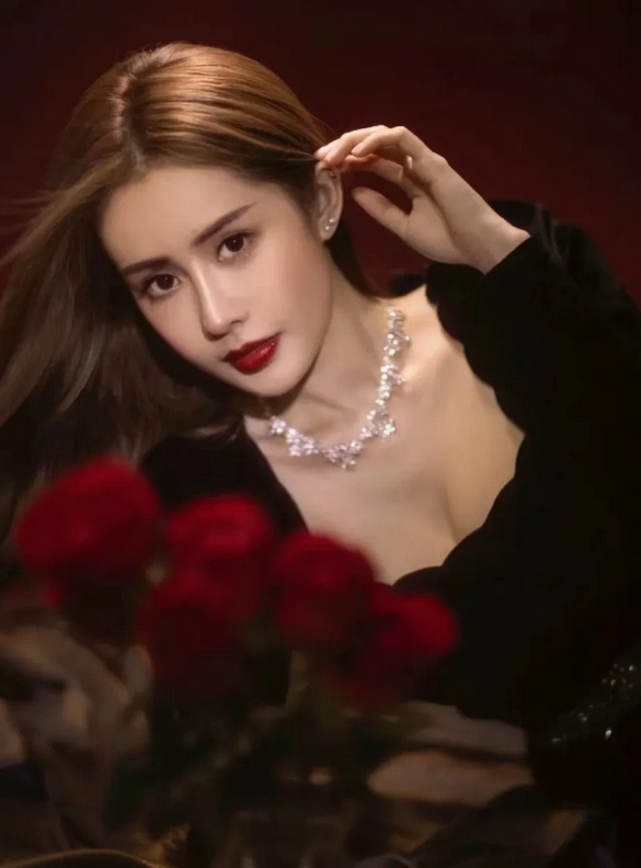 不可能一个农村出来的洗头妹能成功嫁给身价过亿的煤老板，她的胆识和手段可以说万里挑