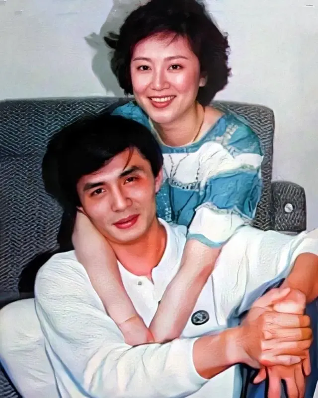 汪嘉伟和邓星，一对男俊女美的明星夫妻。
汪嘉伟，身高1.93米，被称为“世界排坛
