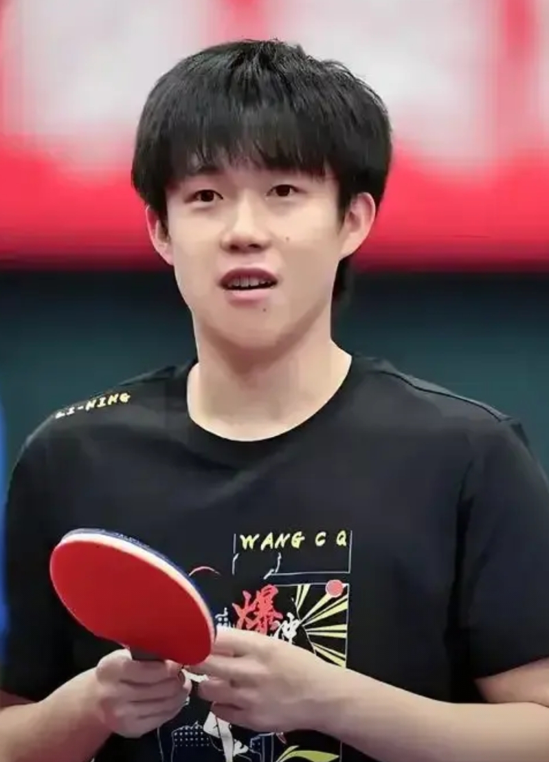 四年后的洛杉矶奥运会，国乒男队有4个人竞争名额！
1 王楚钦，到时28岁，应该是