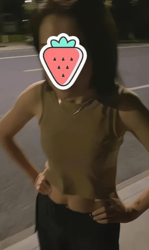 上海静安，一男子去采耳店找了位女技师服务，二人还发生了关系，事后付了695元的采