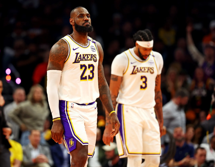 赛程过半，西部前八最新排名如下：

1，雷霆——35胜7负，高高在上
亚历山大3