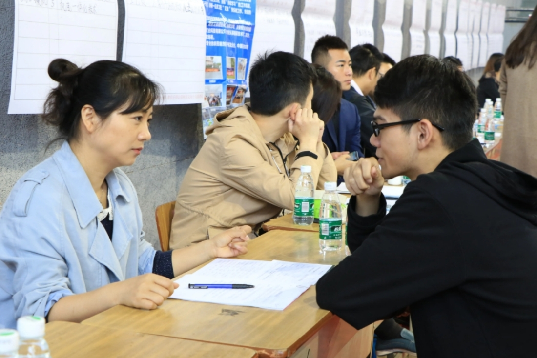 跳槽频繁怎么给HR理由？

如果过去工作频繁跳槽，再参加求职面试，有没有好的处理
