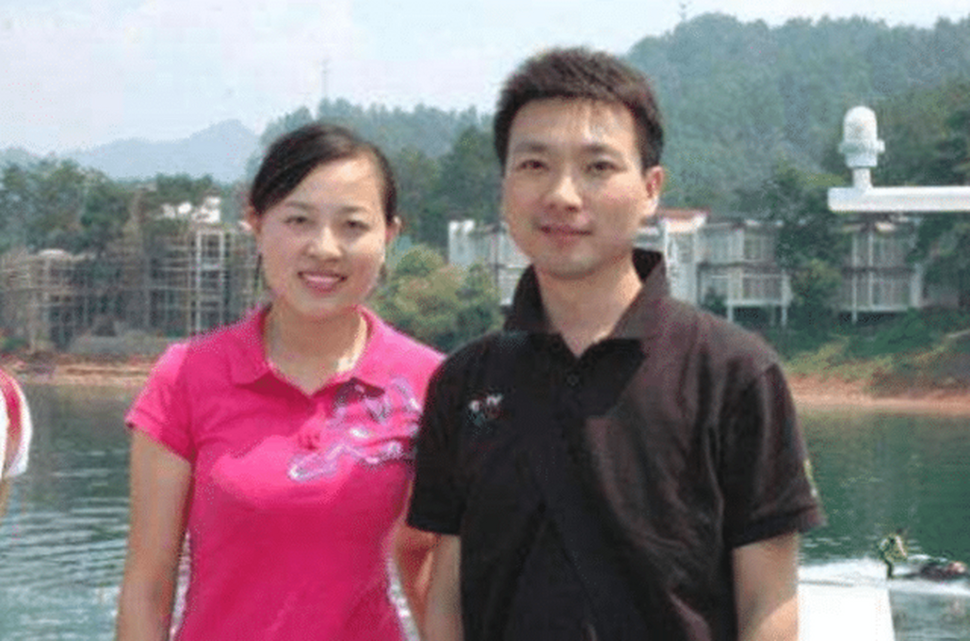 2018年，康辉的母亲在弥留之际，一直拉着他的手念叨：“儿啊，我这辈子最大的遗憾