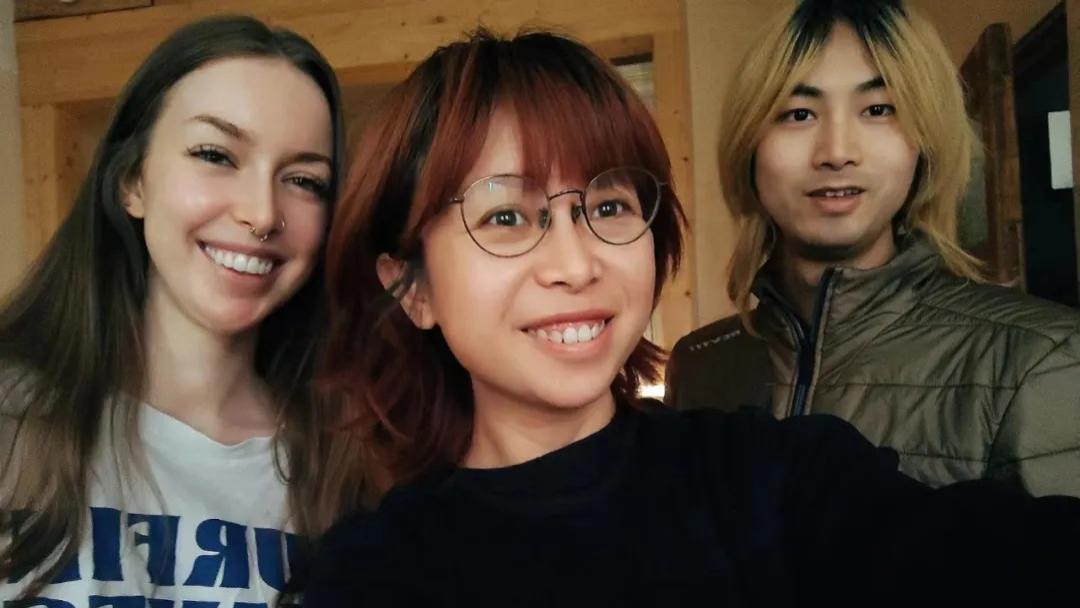 摩旅爱沙尼亚：约当地99年的妹子聊俄罗斯、爱情、工作、以及摇滚乐