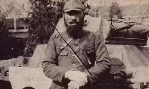 1939年，日本大佐为了取乐，举枪打死八名中国士兵，紧接着，他又瞄准第九人，对副