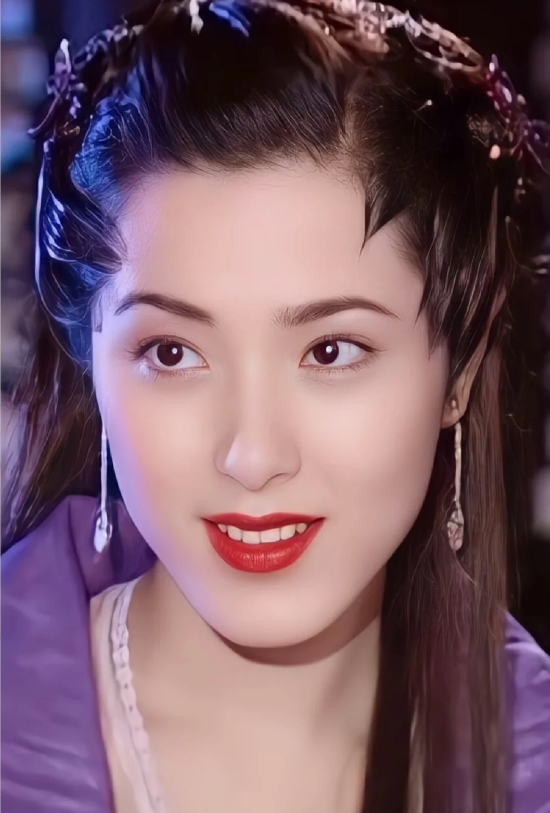 她是中戏校花，旺男友，听说人比镜头更美