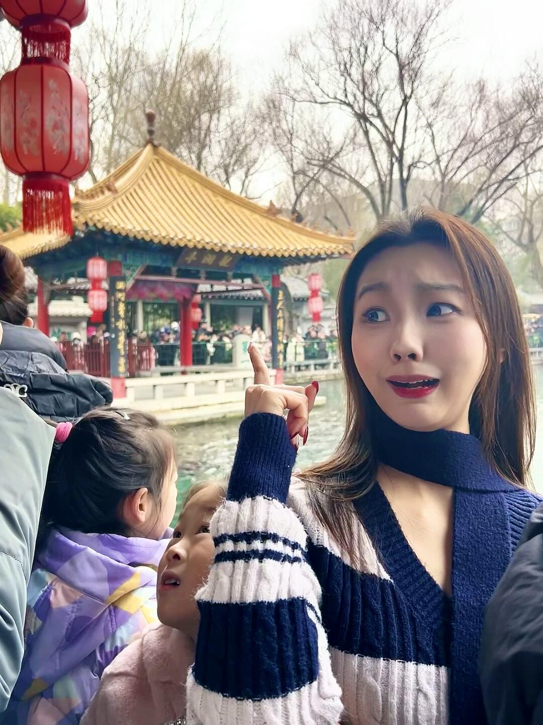 老舍笔下的济南…也没说那么多人啊啊