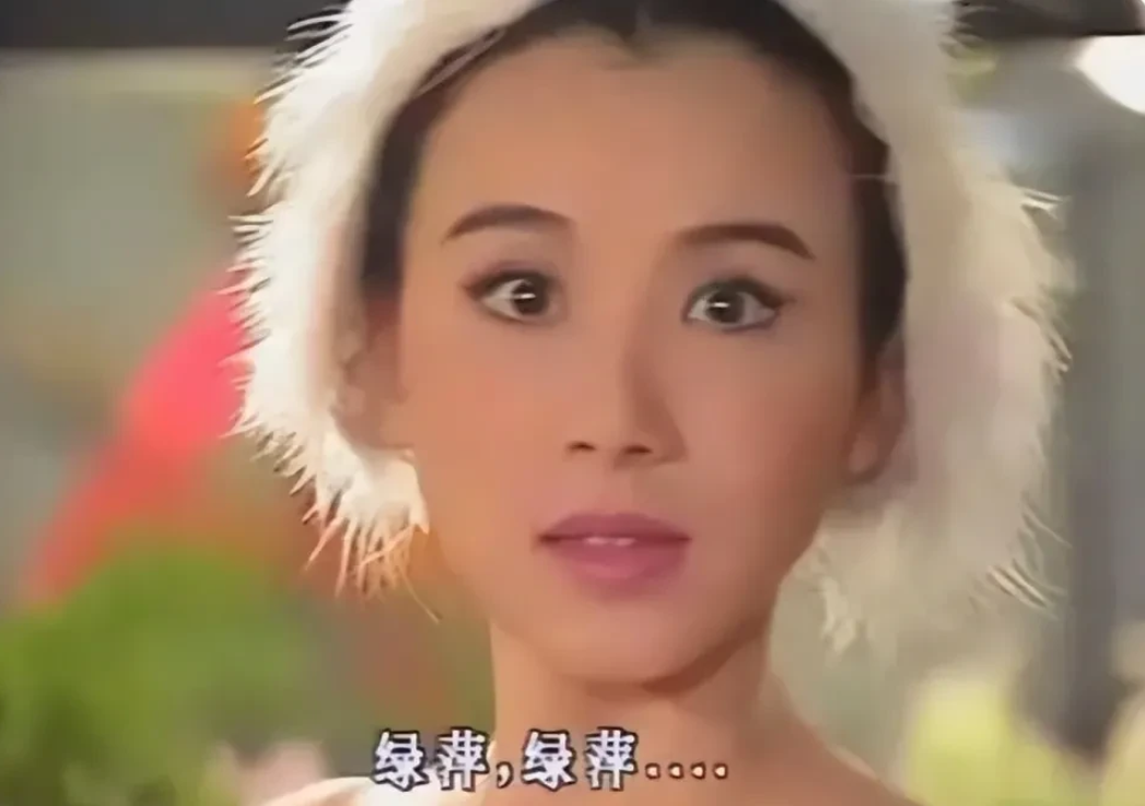 台湾第一美女萧蔷，和富豪正吃饭调情，却不料正妻冲了进来，怒气冲冲就是一巴掌！
不