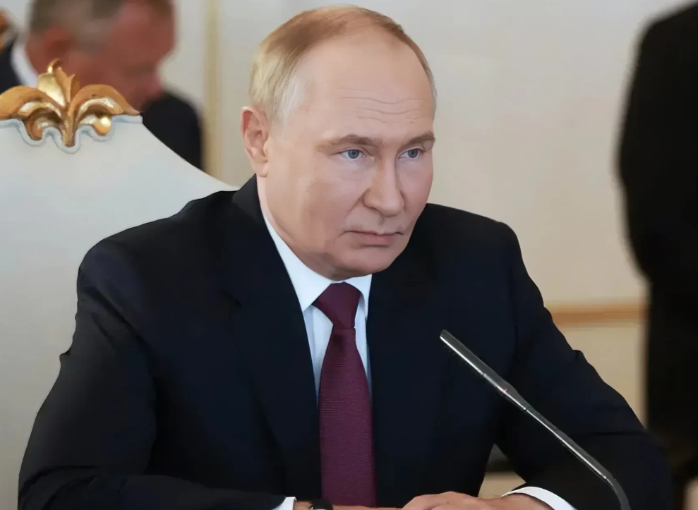 莫斯科遭袭，西方媒体疯狂群嘲，普京却对我们说:10月的庆典如期举行！

普京很淡