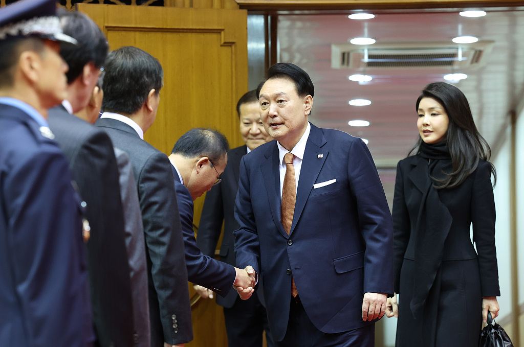 弹劾审理被拖延，李在明称：立即逮捕尹锡悦，一网打尽内乱势力！
