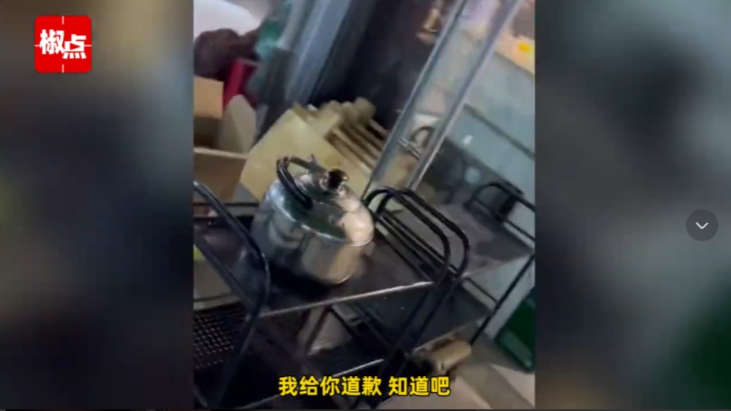 白嫖失败！西安，一家三口去吃串串，结账时老板说吃了380串。女子觉得不对劲，怎么