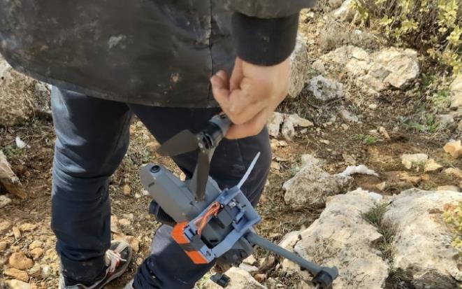 今天叙利亚HTS恐怖分子持续使用不同类型的自杀式无人机袭击黎巴嫩贝卡地区，至少有