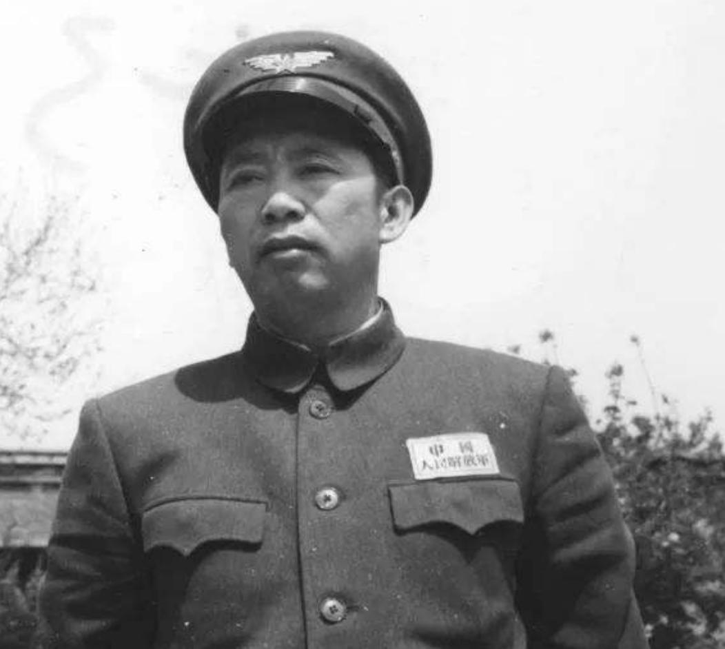 1956年，开国上将刘亚楼竟公然顶撞毛主席，毛主席气得脸色大变，最后却又表示，以