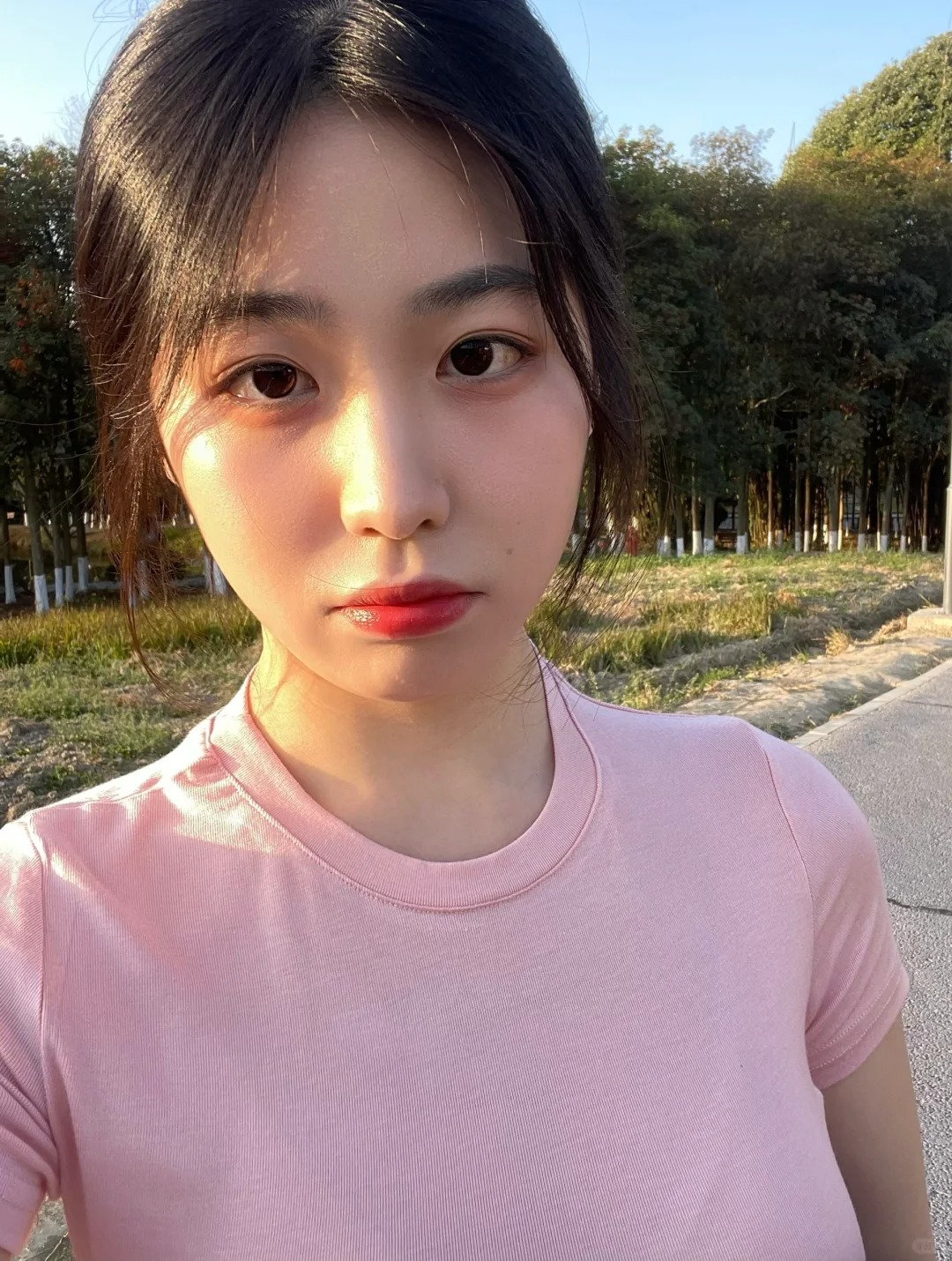 一生喜欢艳阳天的四川人
不能浪费最近的阳光～