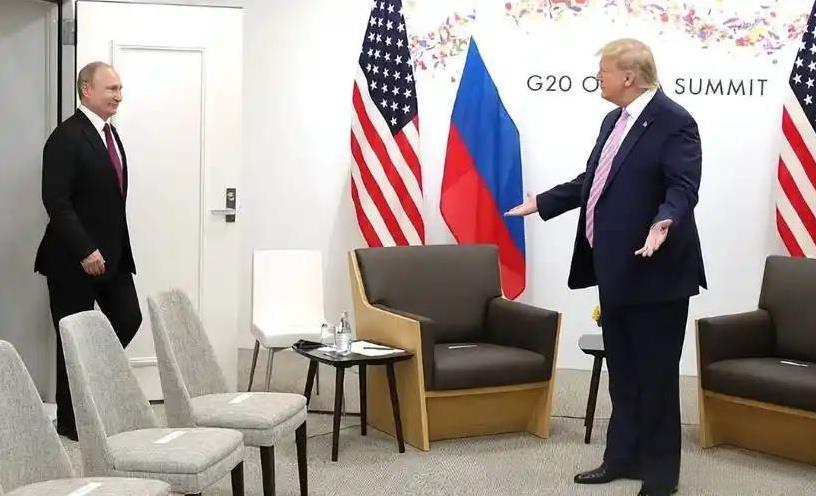 美国也是看透了，对付中国最狠辣的战略，并不是所谓的“联俄抗中”，而是“联中抗俄”