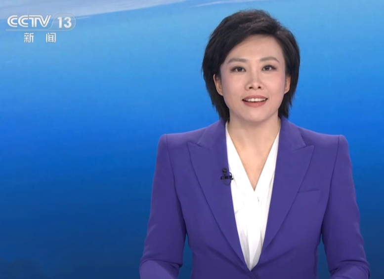 央视综艺频道针对主持阵容的调整是借助于节目改版的契机，而和综艺频道相比，央视新闻