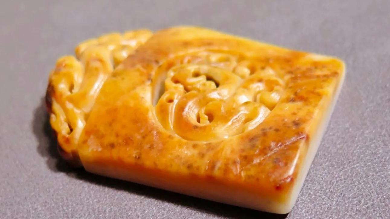 和田玉里的替身料！唐河黄沁和黄沁籽料！