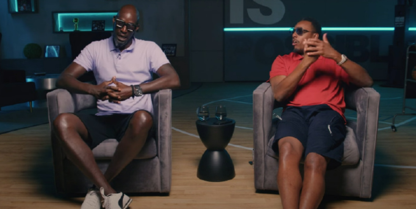在最近前NBA球星，总冠军成员保罗-皮尔斯和加内特所创办的播客节目中，两人谈起了