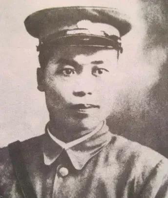 李宗仁的长子李幼邻两岁多时，其原配夫人李秀文携子随夫驻防高州。
有一天，李幼邻自