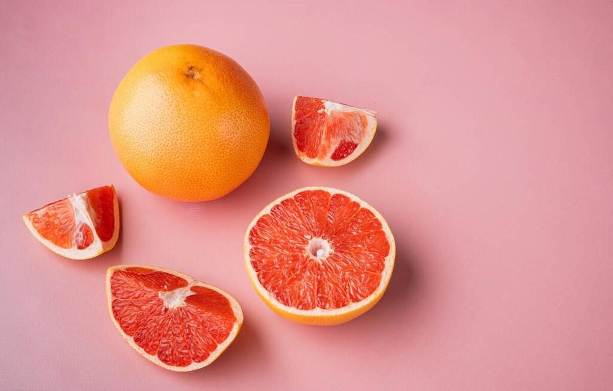 并不是所有的他汀，都会受到柚子影响

在他汀类药物中，阿托伐他汀、辛伐他汀、洛伐