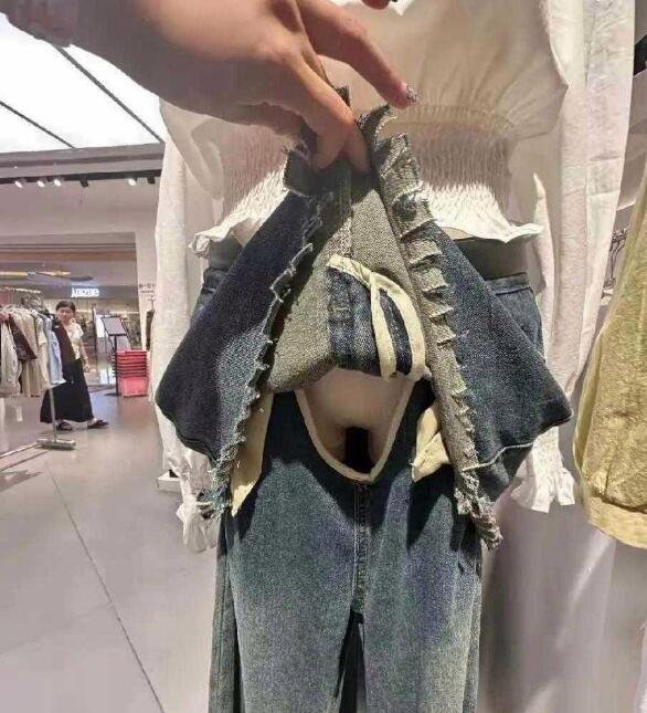 现在年轻人的衣服我是越来越看不懂了，看着这个裤子臆想半天