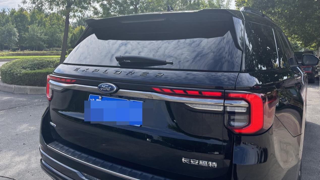 在城市里像小车灵活，在户外像猛兽放纵