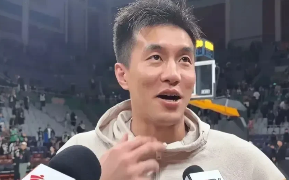 郭艾伦暗讽，辽宁高层无光！

昨天郭艾伦随广州重回他老家辽宁，但他没有选择出场。