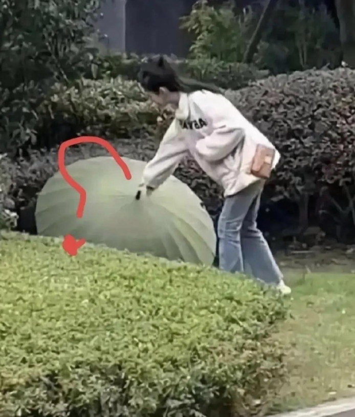 这下好了，三个人都尴尬了！哈哈哈哈哈 [大笑][大笑][大笑][大笑][大笑]
