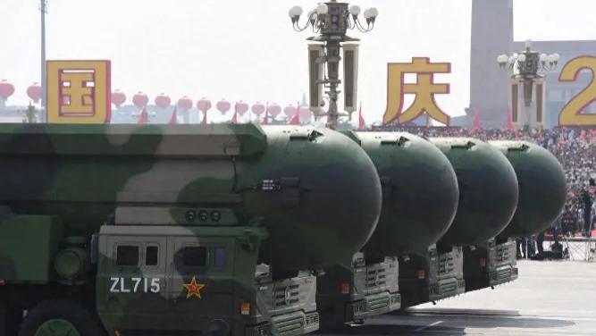 终于轮到美怕中国“核武”，美方对华发出战争警告，中方随时亮出底牌！
