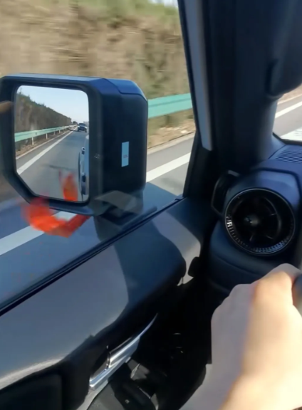 裸车55，上路62，放弃了宝马x5和奥迪q7，提了一辆心心念念的梦中情车顶配白色