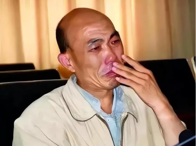 一男子在监狱服刑了13年，还剩15天就刑满释放，不料这时检察官却突然告诉他：“不