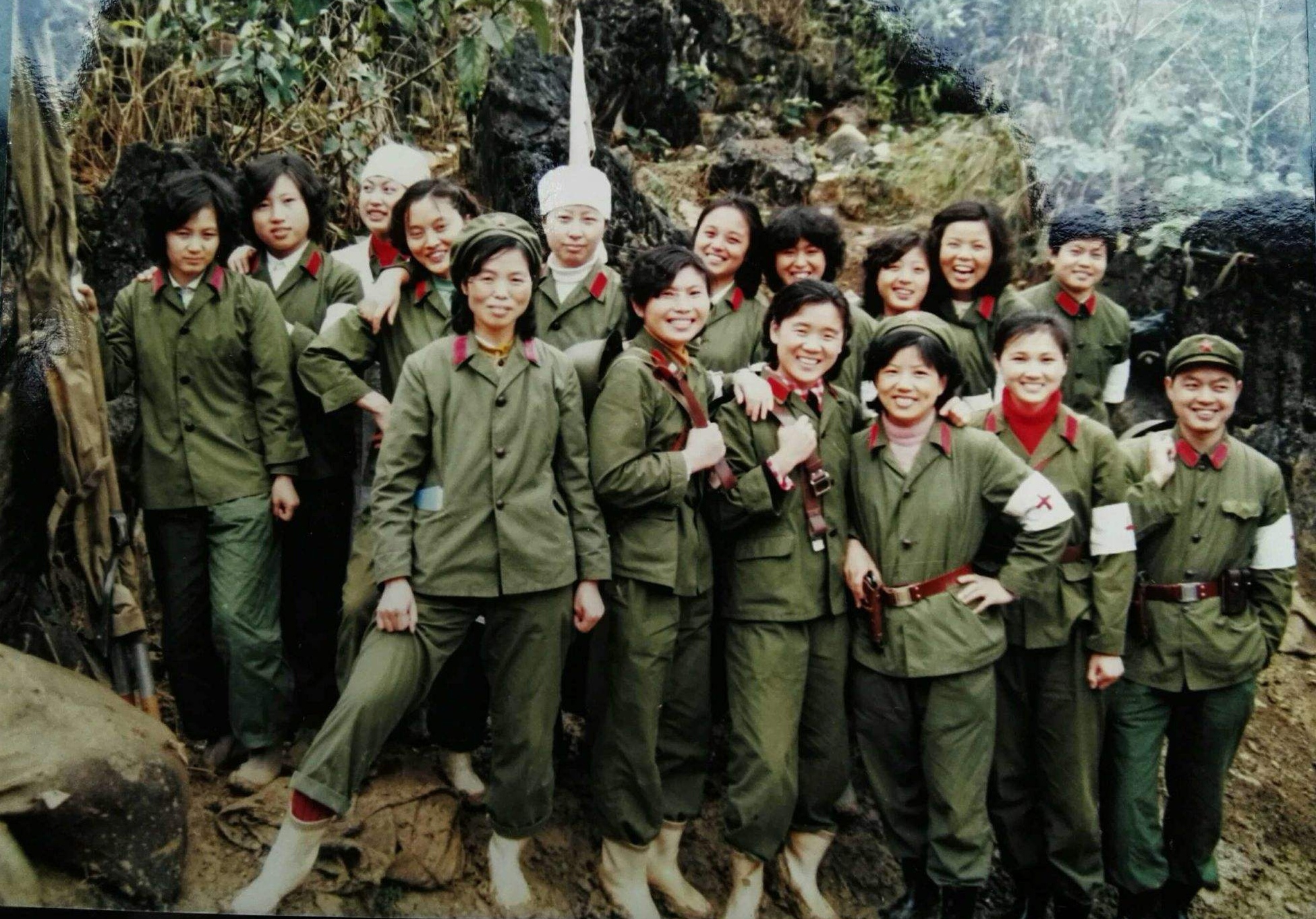老山轮战轶事——说说前线野战医院的那些医护女兵。

说起这帮子姐姐们，可谓泼辣凶