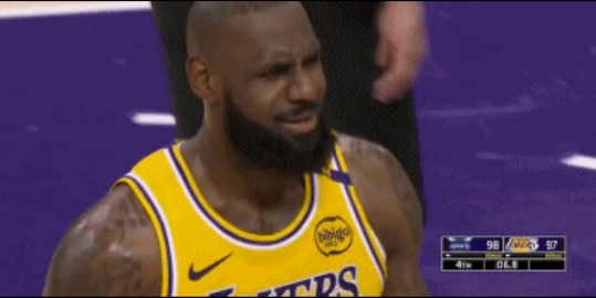 八村垒啊八村垒，湖人没把你送走真是离了大谱啊~

在湖人对阵黄蜂的最后一分钟，詹