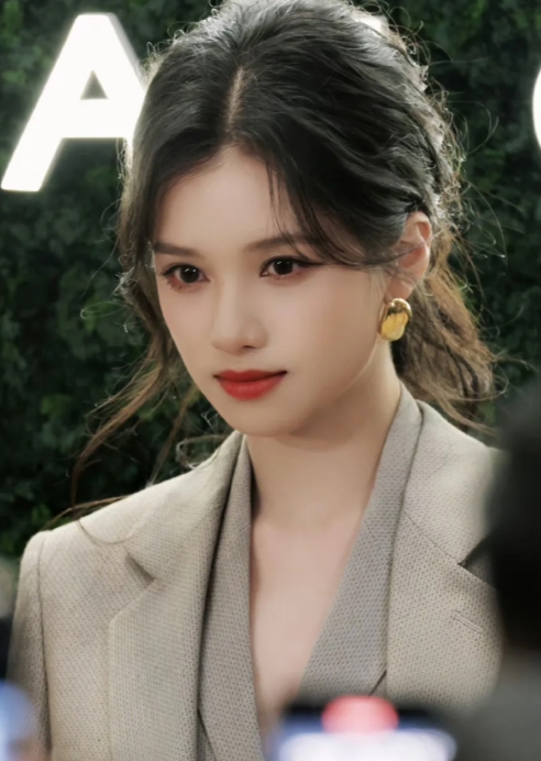张婧仪——气质迷人