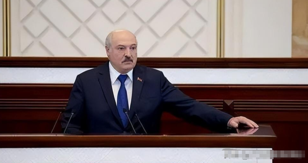 撤了！
乌克兰撤军了！
7月13号，卢卡申科放话，乌克兰在白乌边境的部队全撤了！