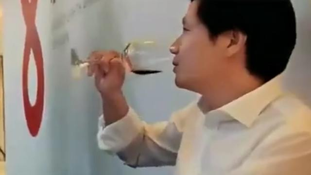 “打工皇帝”周受资，让雷总连饮5瓶红酒都未能留下的男人！