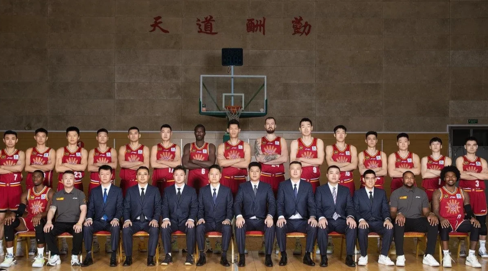 山西男篮绝对是外援放开政策最大受益者，昨晚逆转广东终于令外界看到山西男篮实力恐怖
