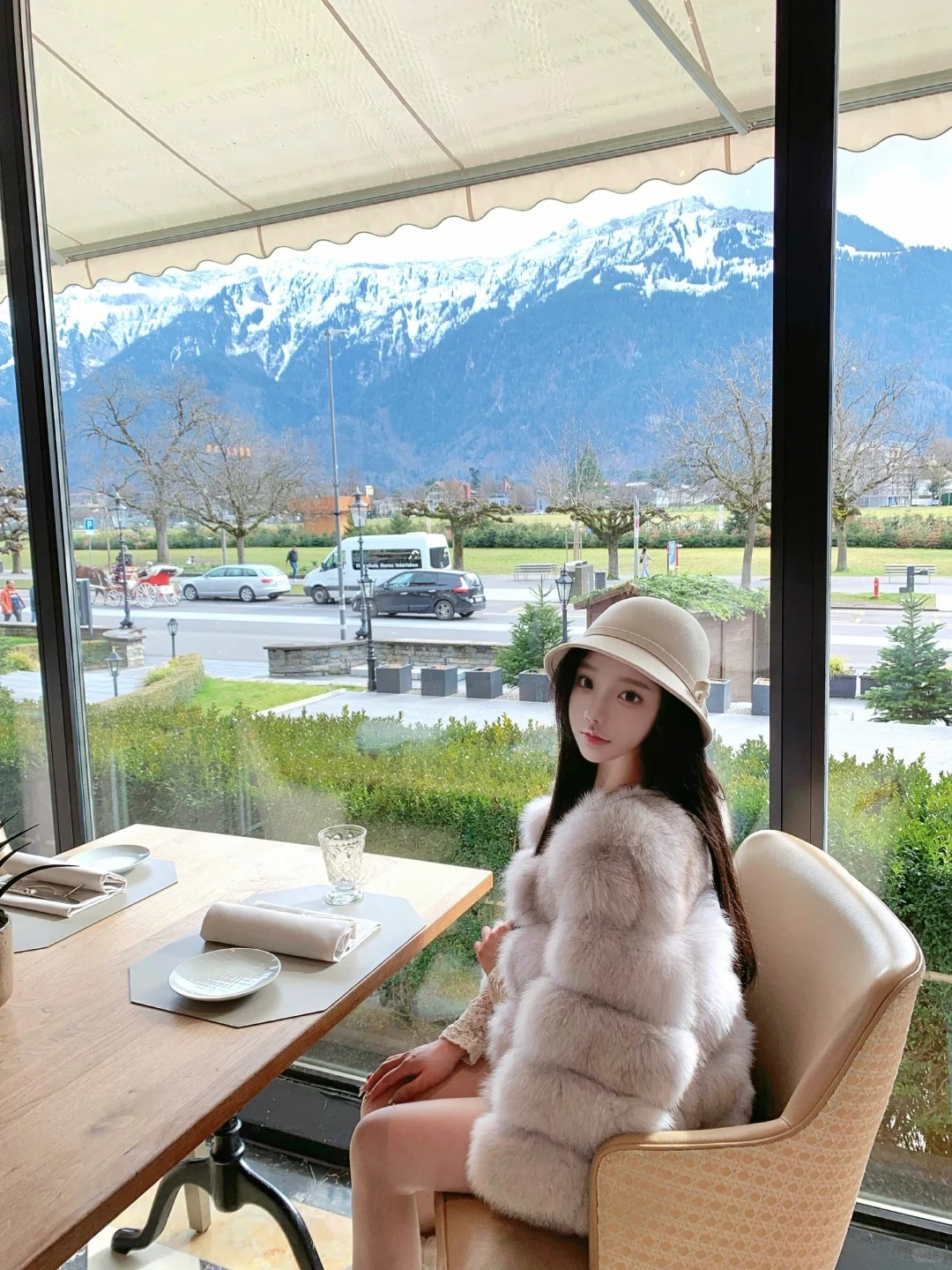 🇨🇭因特拉肯小镇
住进爱的迫降同款酒店 很美很复古 酒店正对着少女峰 窗外能